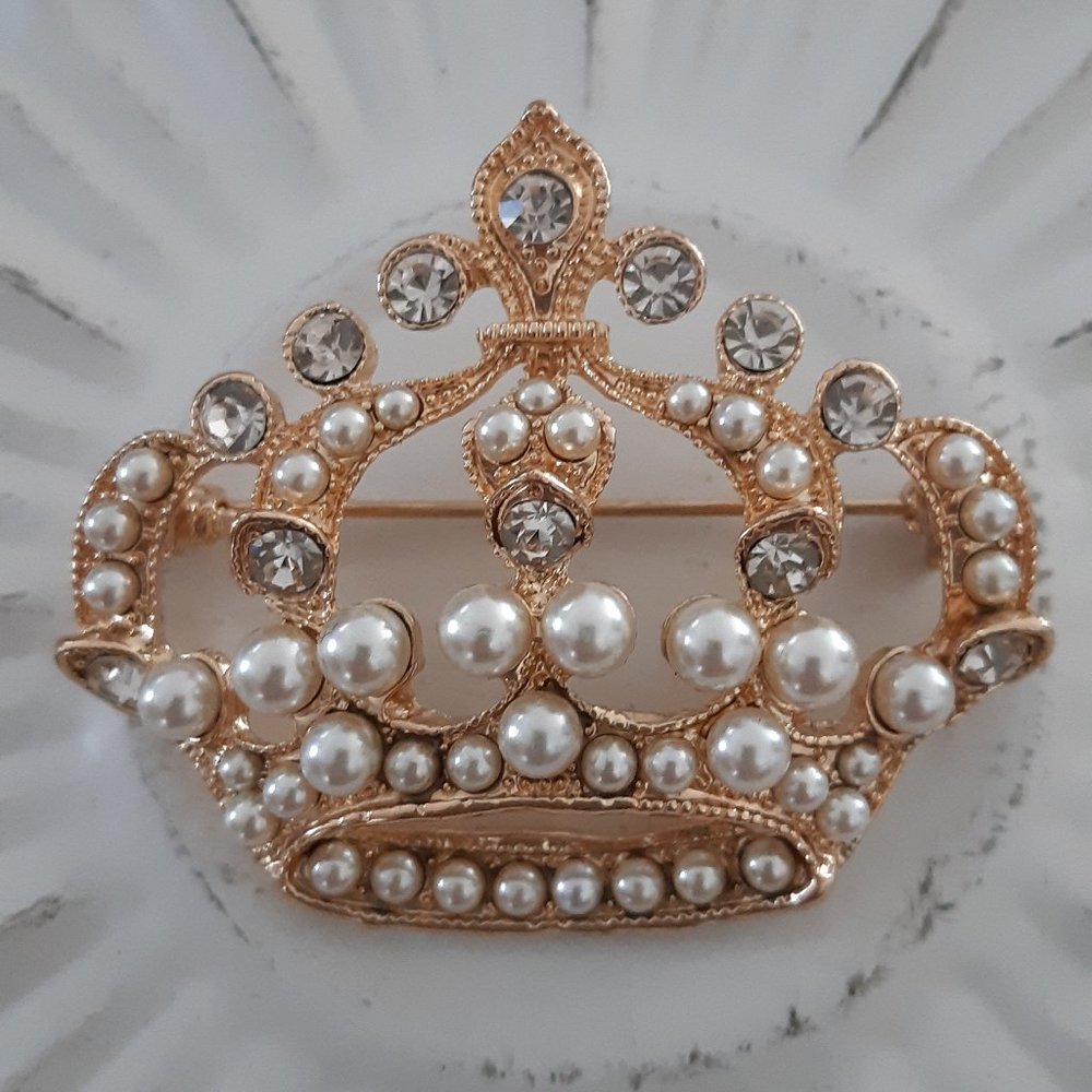 MONET Big Brooch Signed